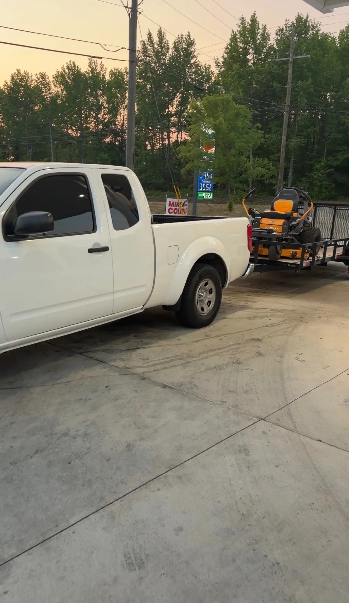 Lawn To The Max truck and trailer